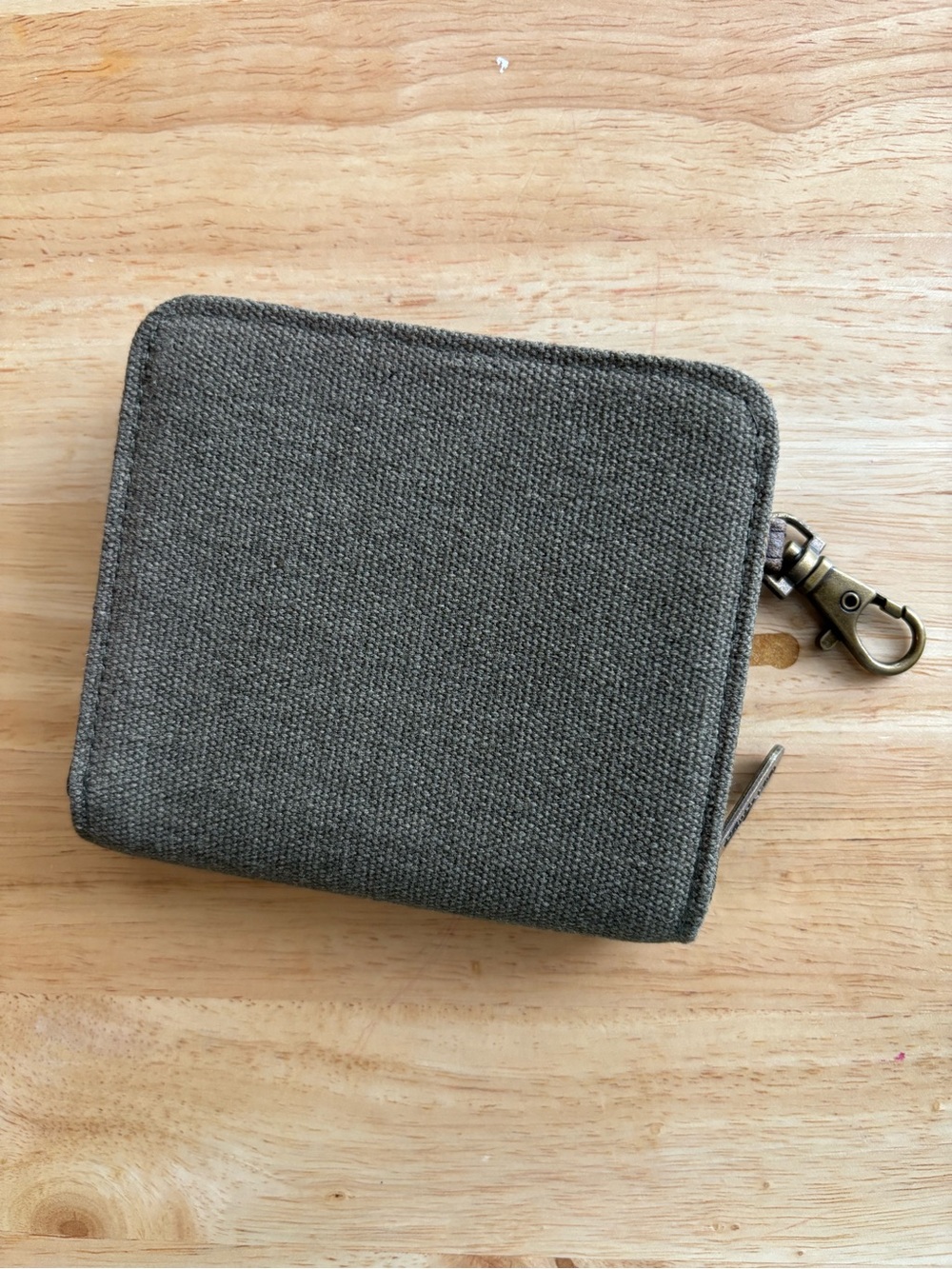 Thirty One Canvas Zip Wallet with Key Clip - Gray